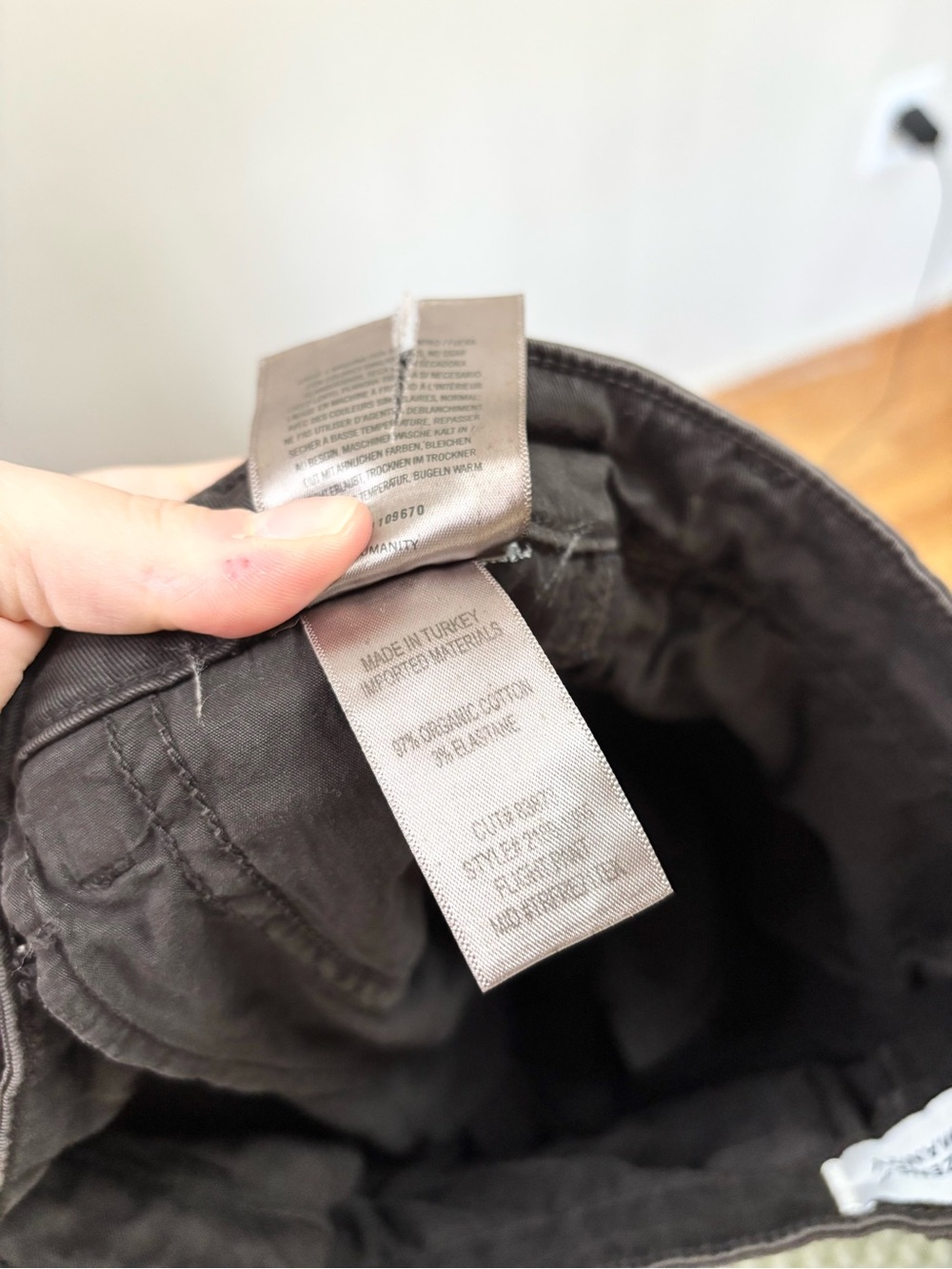 Citizens of Humanity chocolate brown flight pants barrel pleated size 25 flaw - Picture 12 of 12